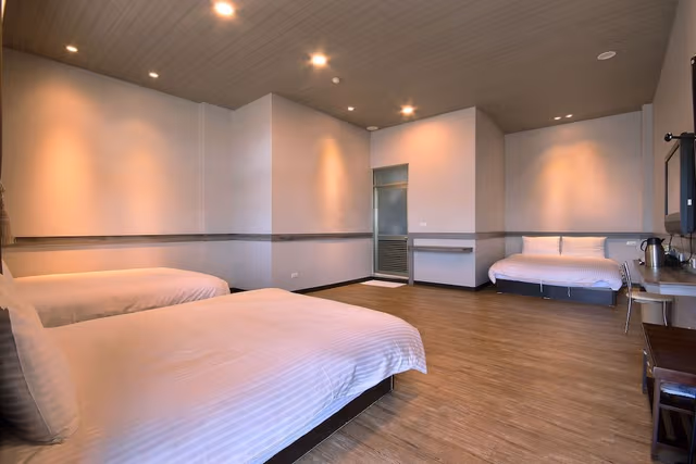 Family Room, Multiple Beds