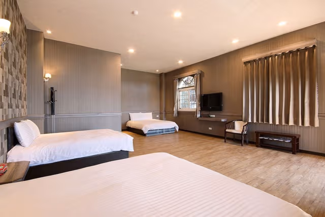 Family Room, Multiple Beds