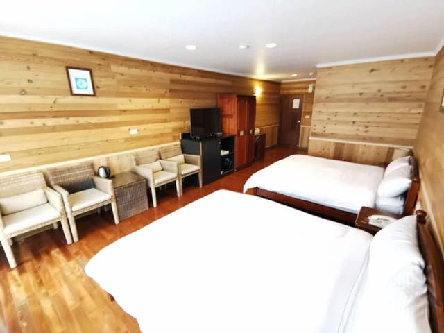 Quad Room