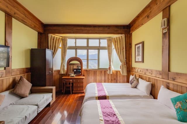 Classic Quadruple Room