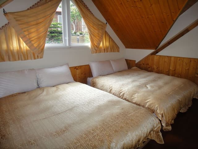 Deluxe Suite, Mezzanine