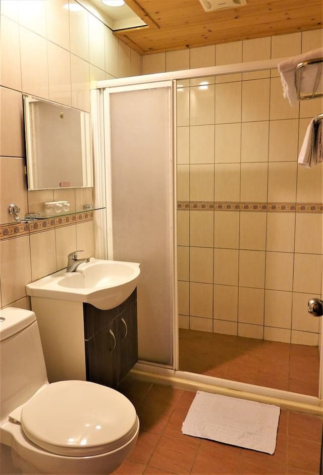 Gallery Quadruple Room
