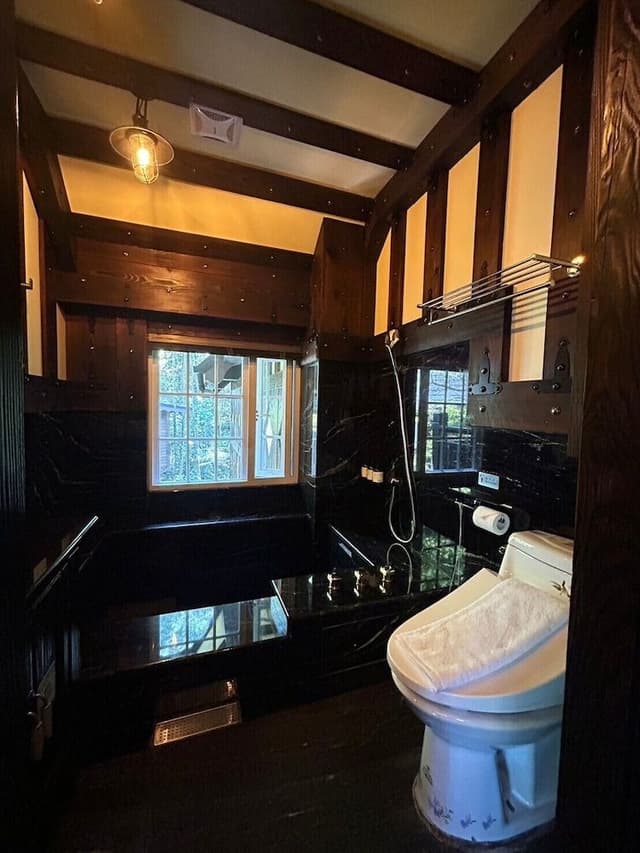 Classic Double Room, 1 Queen Bed, Non Smoking, Mountain View