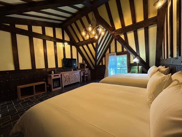 Classic Quadruple Room, 2 Queen Beds, Non Smoking, Mountain View