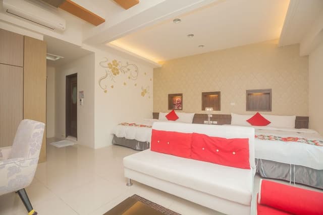 Quadruple Room (301)