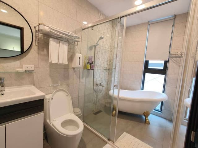 Comfort Double Room, Bathtub