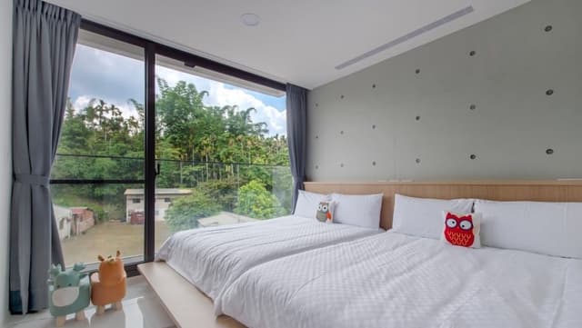 Street View Quadruple Room with Balcony
