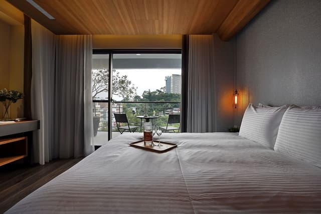 Deluxe Double Room, 1 Queen Bed, Balcony, Mountain View