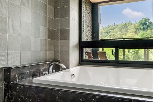 Deluxe Quadruple Room, Balcony