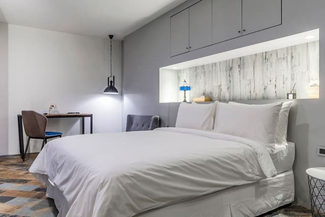 Deluxe Double Room, Bathtub