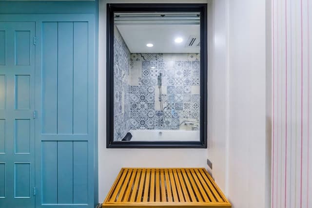 Deluxe Double Room, Bathtub