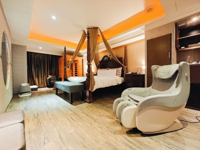Premium Room, 1 King Bed, Non Smoking