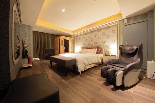 Premium Room, 1 King Bed, Non Smoking