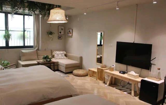 Gallery Quadruple Room