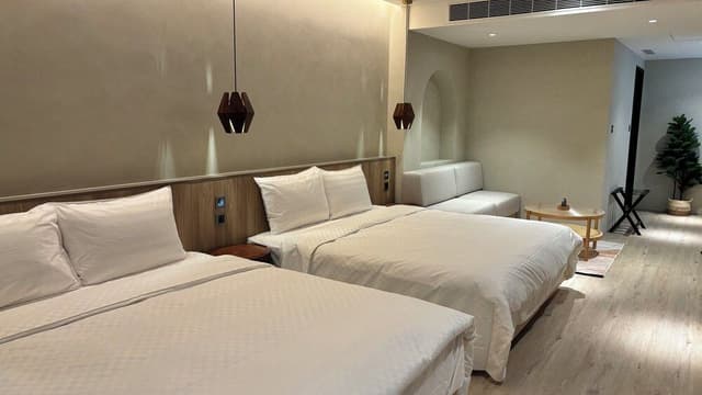 Deluxe Quadruple Room