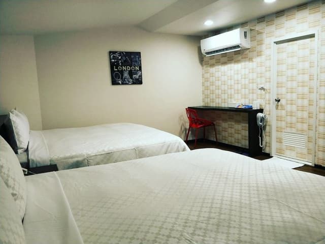 Classic Quadruple Room