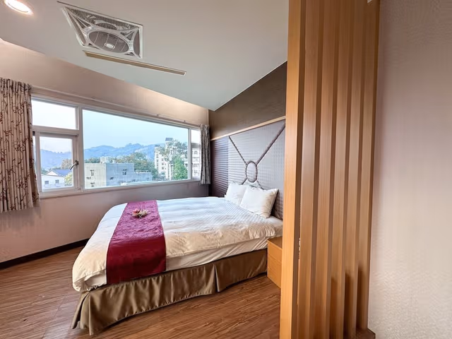 Honeymoon Room