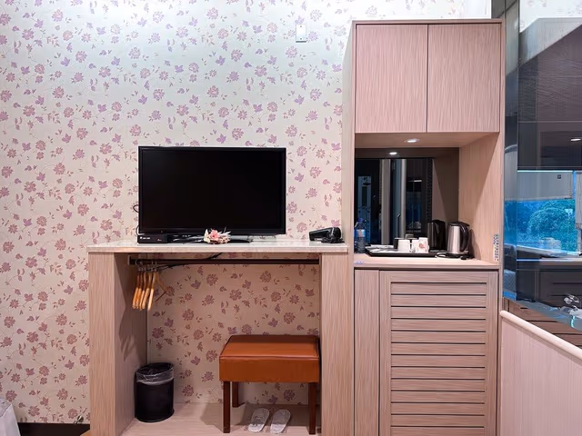 Honeymoon Room