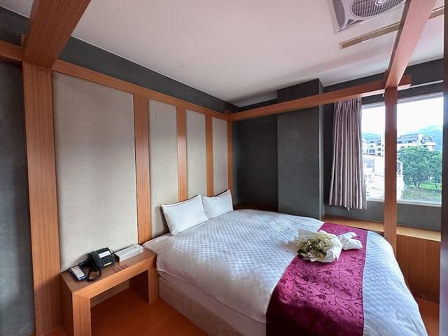 Honeymoon Room