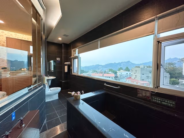 Honeymoon Room