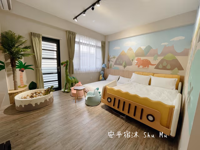 Quadruple Room with Bathtub