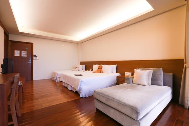 Superior Triple- 1 double bed and 1 single bed