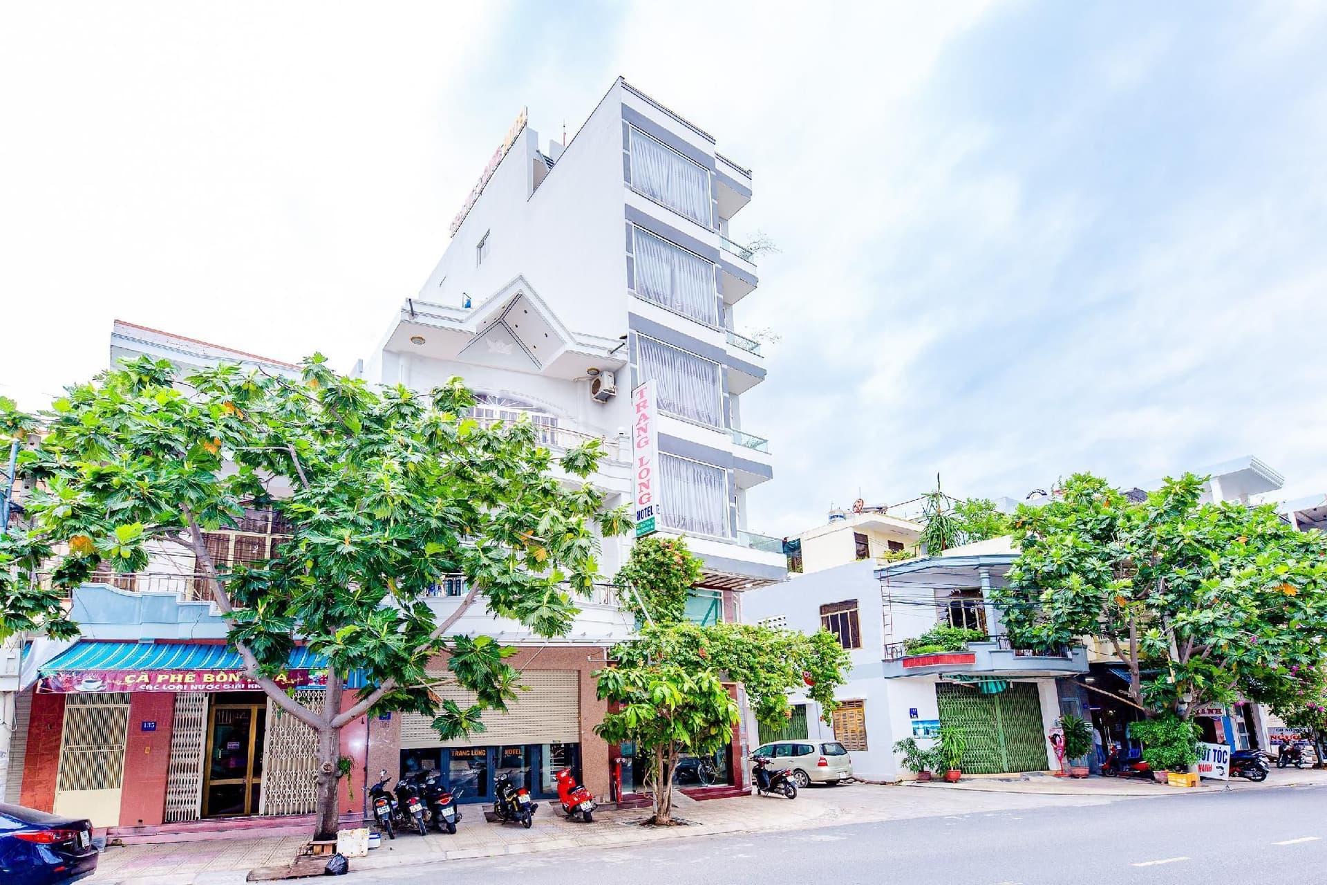 OYO 587 Trang Long OYO 587 Trang Long