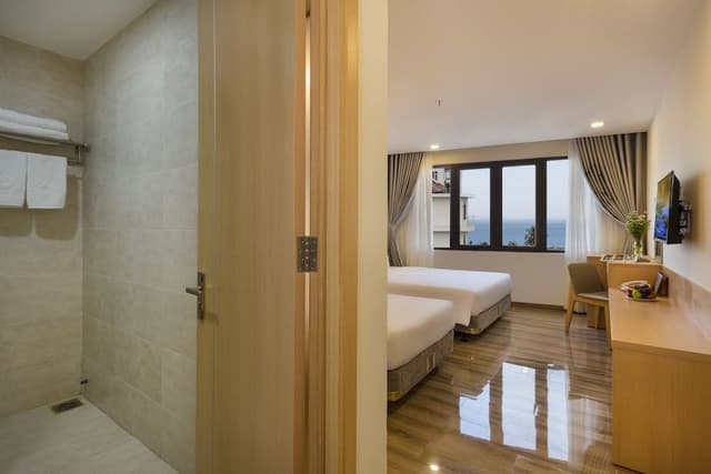 Deluxe Triple Room, City View