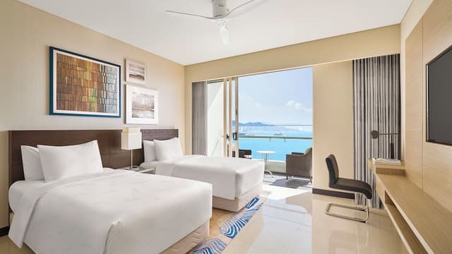 Suite, 2 Bedrooms, Ocean View (Horizon, 1 King, 2 Twin Beds)