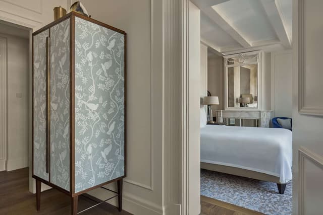 KING ONE BEDROOM SUITE