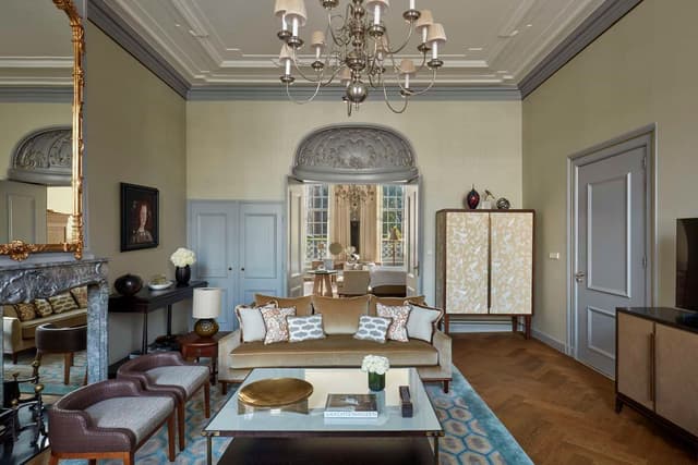 VAN LOON SUITE