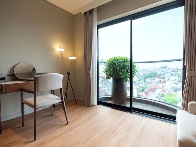 Grand Suite Balcony City View