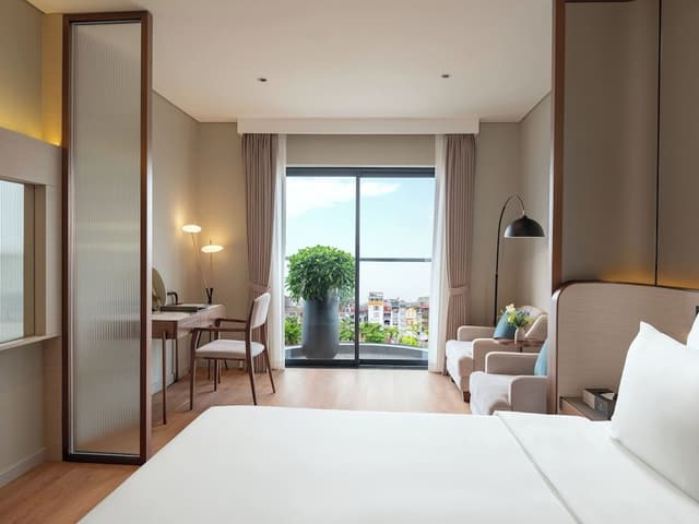 Grand Suite Balcony City View
