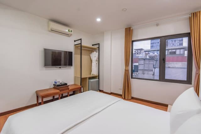 Deluxe Room, City View