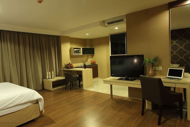 Suite (Includes Free Laundry 2 pcs / day)