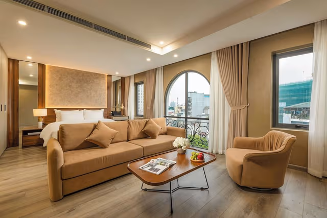 Grand Room, Balcony, City View