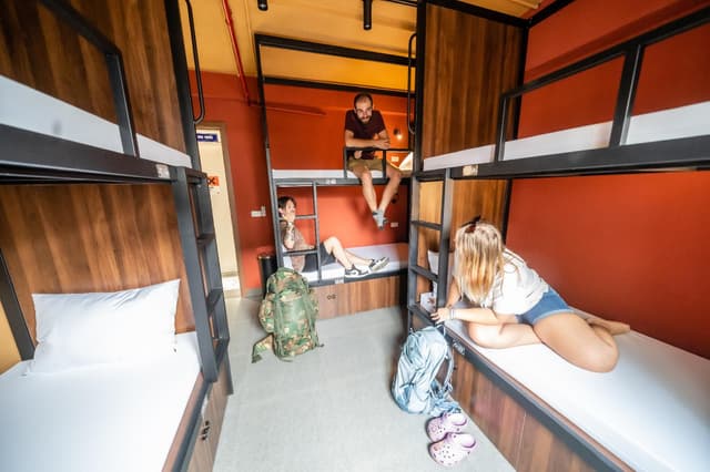 6 bed mix dormitory