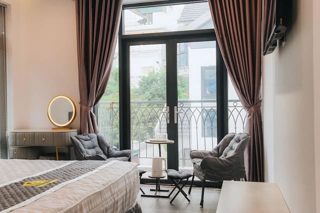 Deluxe Studio Suite, City View