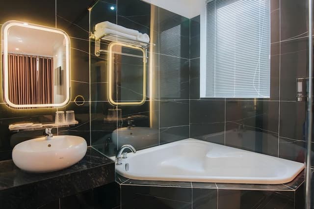 Deluxe Studio Suite, City View