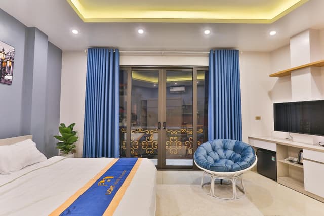 Deluxe Queen Room with View