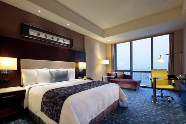 Guest room, 1 King, High floor