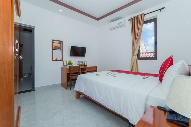 Deluxe Double Room, Pool View