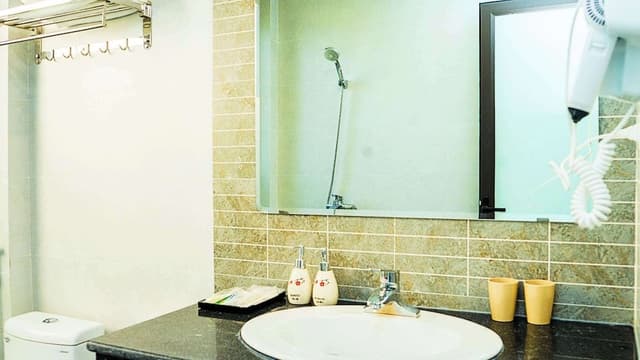 Deluxe Double or Twin Room, 1 King Bed, Balcony, Garden View
