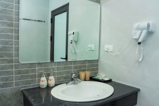 Deluxe Triple Room, City View