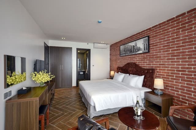 Senior Suite