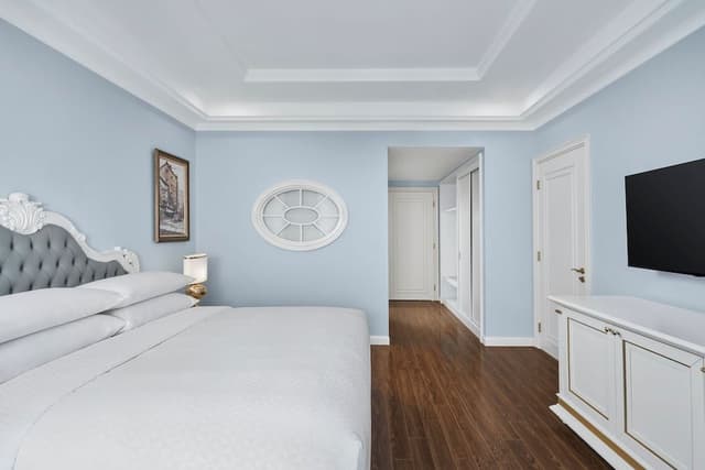 Deluxe Room, 1 King Bed, City View