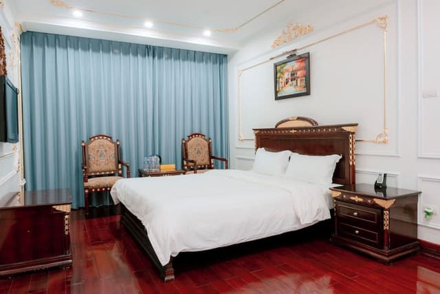 Deluxe Double Room Single Use, 1 Queen Bed, City View