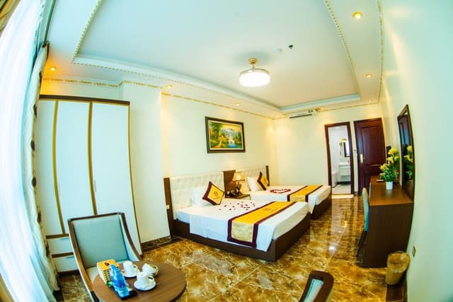 Deluxe Twin Room, 2 Queen Beds, Smoking, Corner
