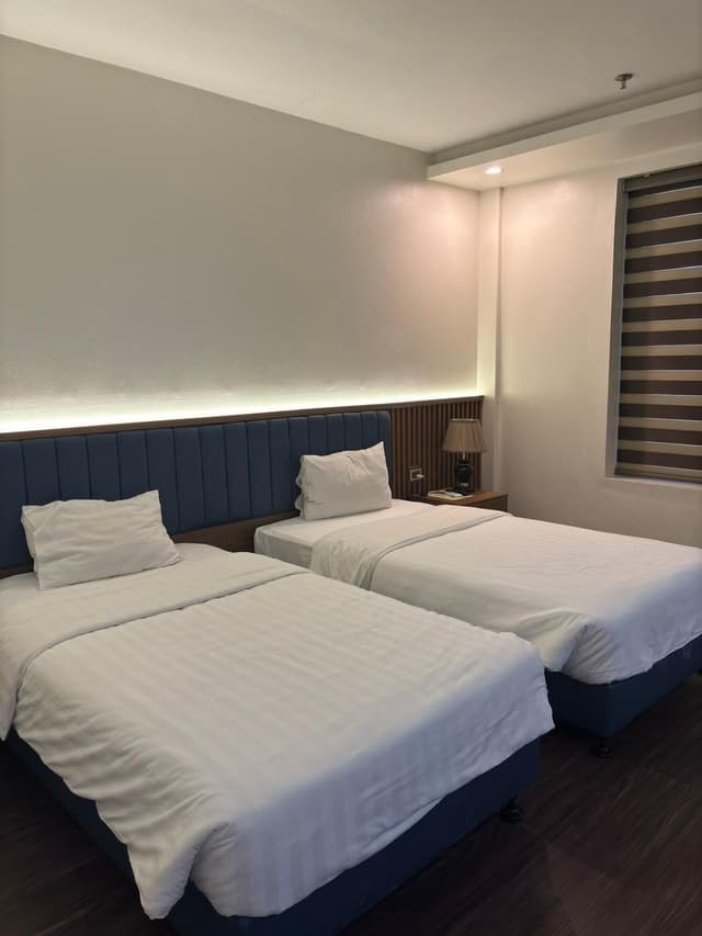 2 Single Beds