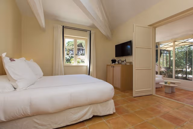 Junior Suite, 1 Queen Bed with Sofa bed